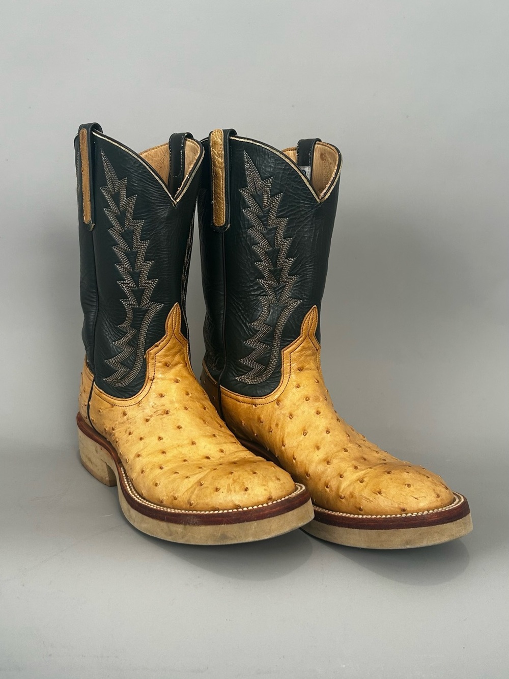 Vintage Early 2000’s Anderson Bean Full Quill Ostrich Roper Toe/Crepe Sole 8.5B